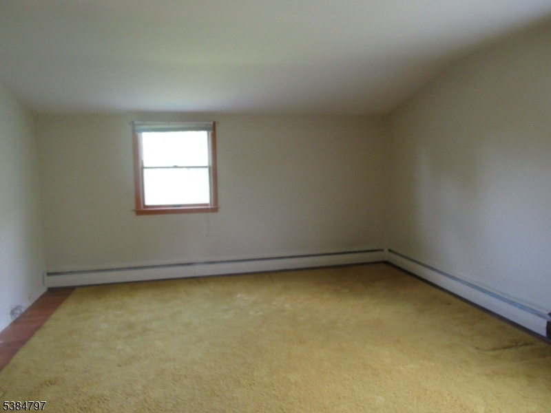 Piscataway Twp., New Jersey, 08854, United States, 3 Bedrooms Bedrooms, ,2 BathroomsBathrooms,Residential,For Sale,1949354