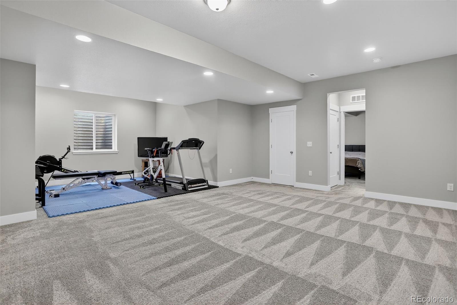Aurora, Colorado, 80019, United States, 4 Bedrooms Bedrooms, ,3 BathroomsBathrooms,Residential,For Sale,1901325