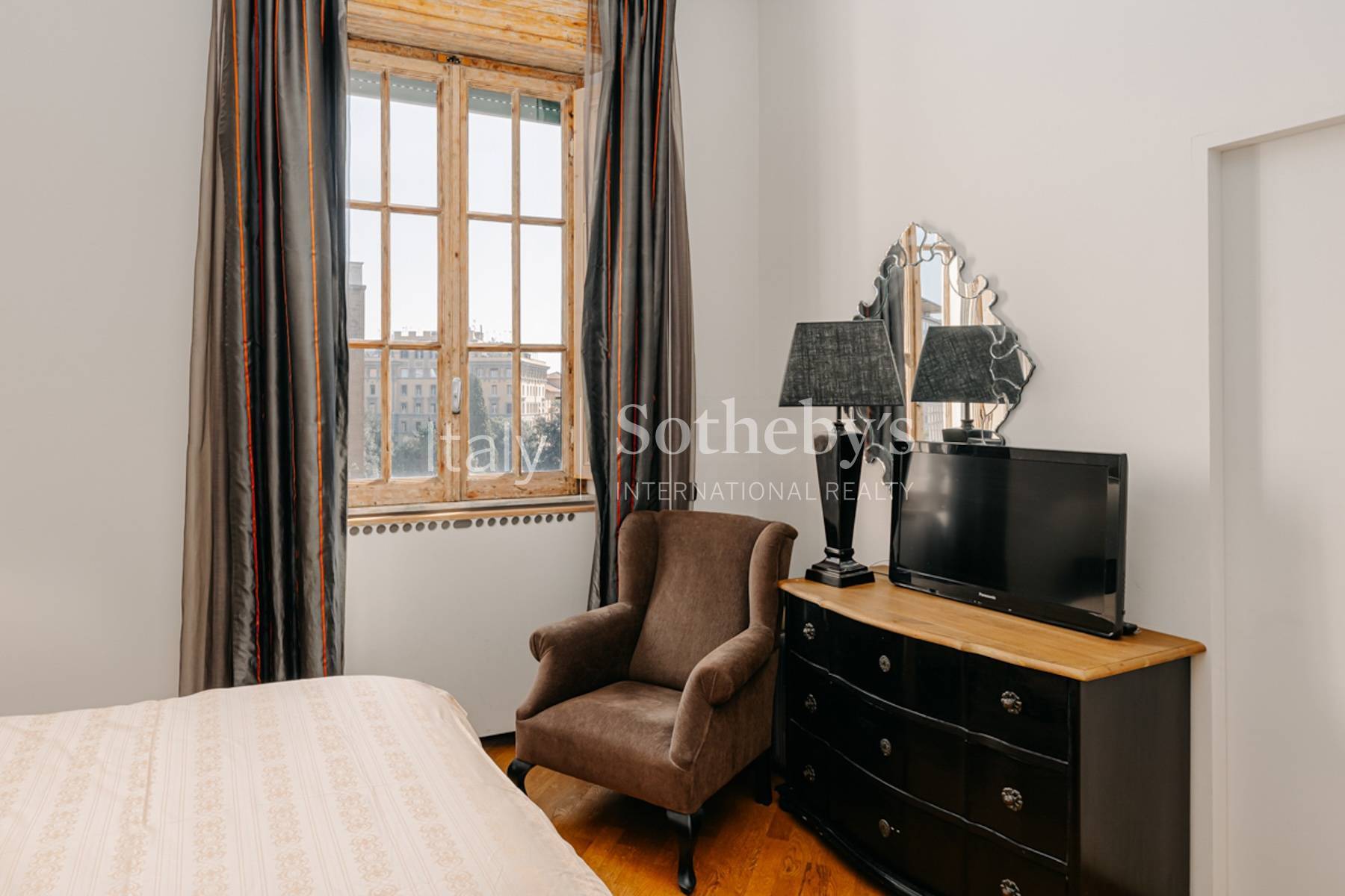  Elegant Liberty-Style Apartment on Via Monte Zebio - 物件實景