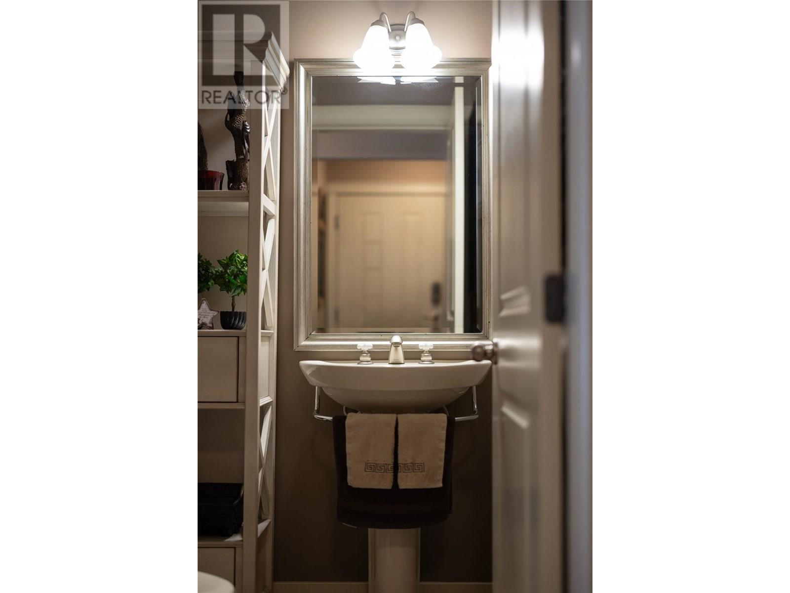 COLDSTREAM, British Columbia, V1B 3E8, CA, 3 Bedrooms Bedrooms, ,2 BathroomsBathrooms,Residential,For Sale,1837127