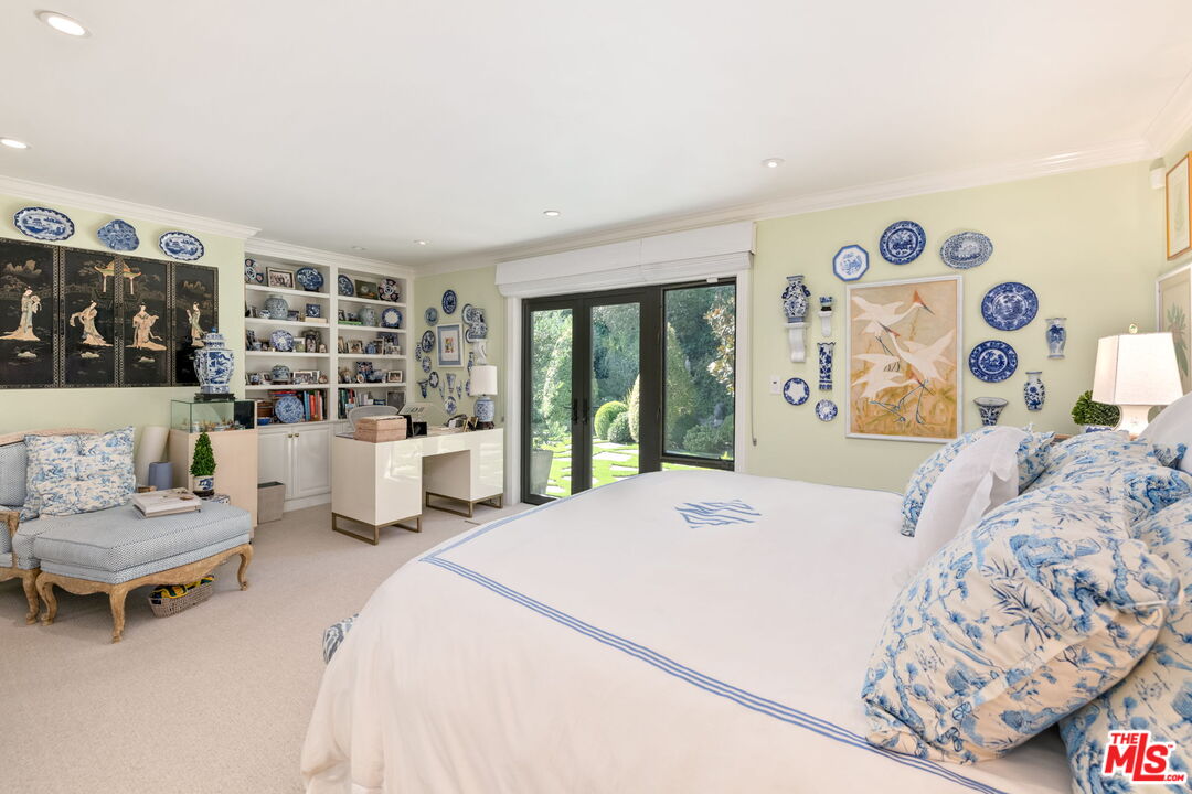 Los Angeles, California, 90049, United States, 4 Bedrooms Bedrooms, ,1 BathroomBathrooms,Residential,For Sale,1991602