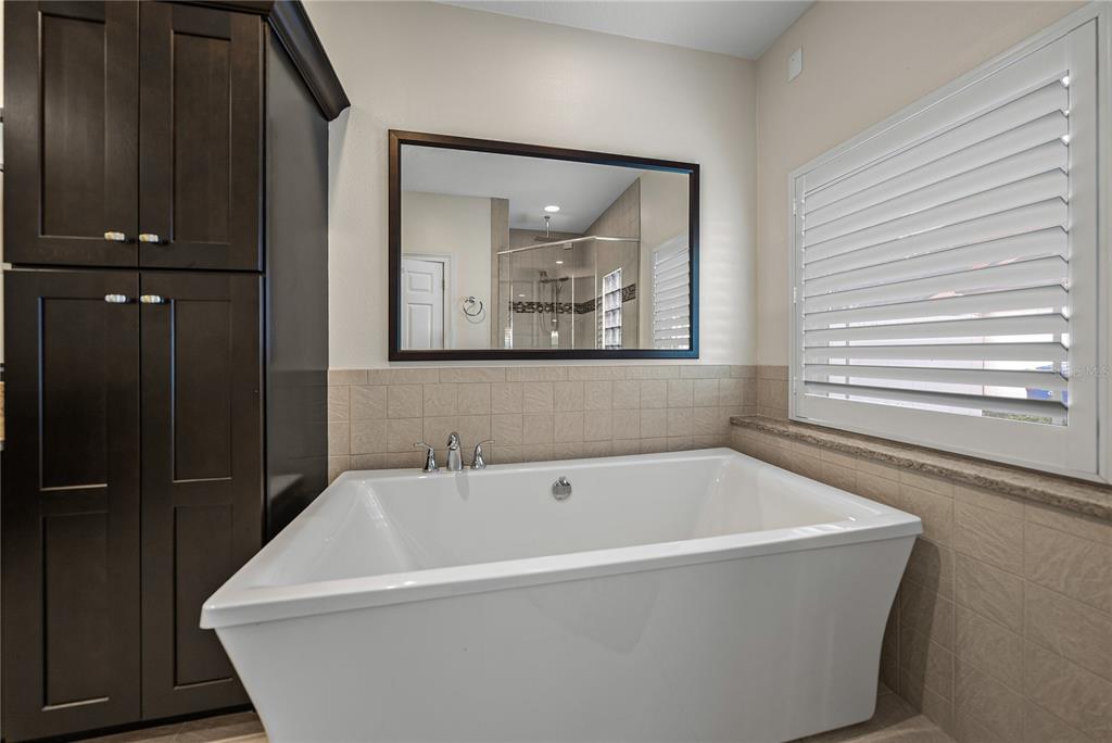 Seffner, Florida, 33584, United States, 5 Bedrooms Bedrooms, ,4 BathroomsBathrooms,Residential,For Sale,1991744