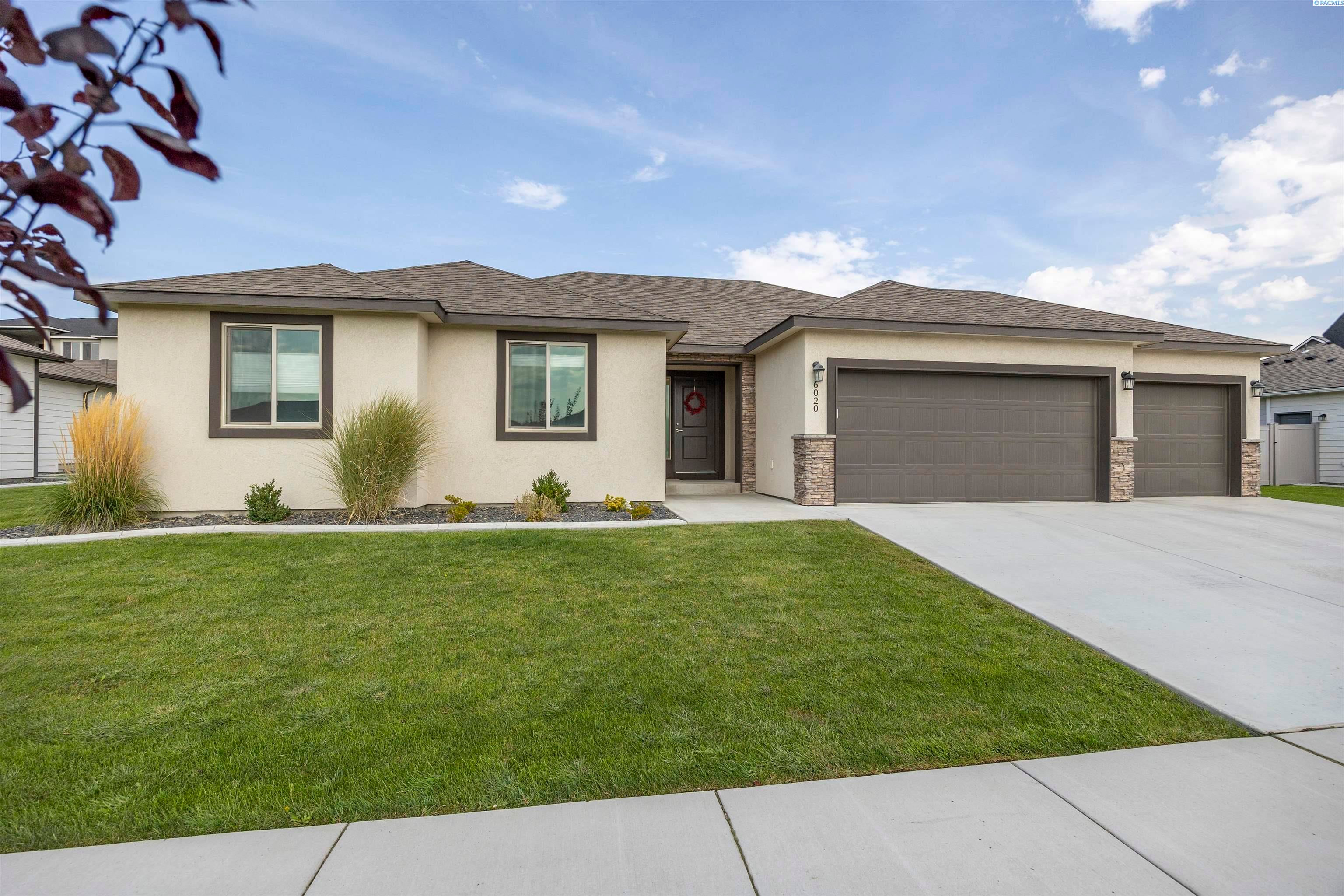 Kennewick, Washington, 99338, United States, 3 Bedrooms Bedrooms, ,2 BathroomsBathrooms,Residential,For Sale,1943089