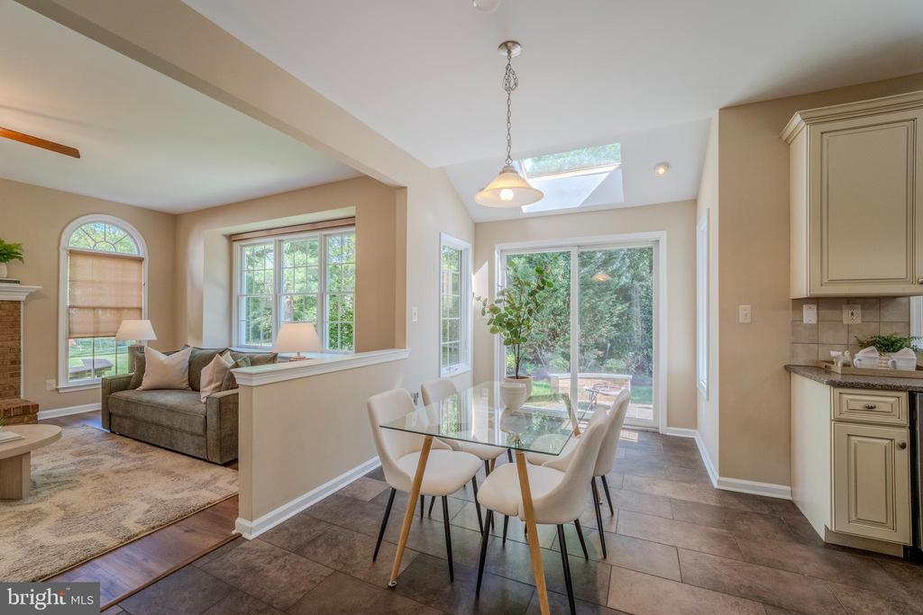 Reston, Virginia, 20194, United States, 4 Bedrooms Bedrooms, ,4 BathroomsBathrooms,Residential,For Sale,2047998