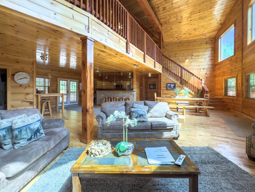 Sevierville, Tennessee, 37876, United States, 13 Bedrooms Bedrooms, ,14 BathroomsBathrooms,Residential,For Sale,1974606