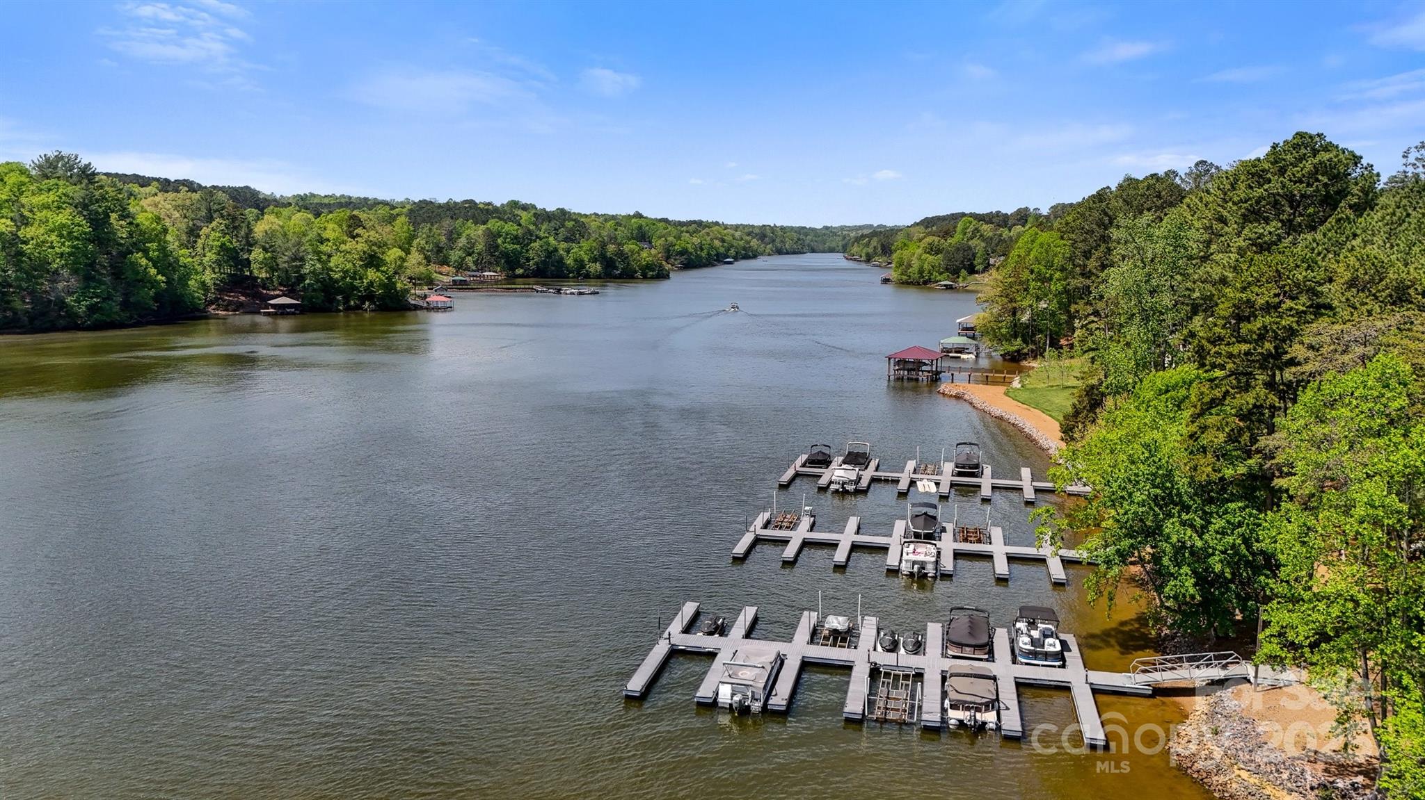 Granite Falls, North Carolina, 28630, United States, 3 Bedrooms Bedrooms, ,3 BathroomsBathrooms,Residential,For Sale,1794602