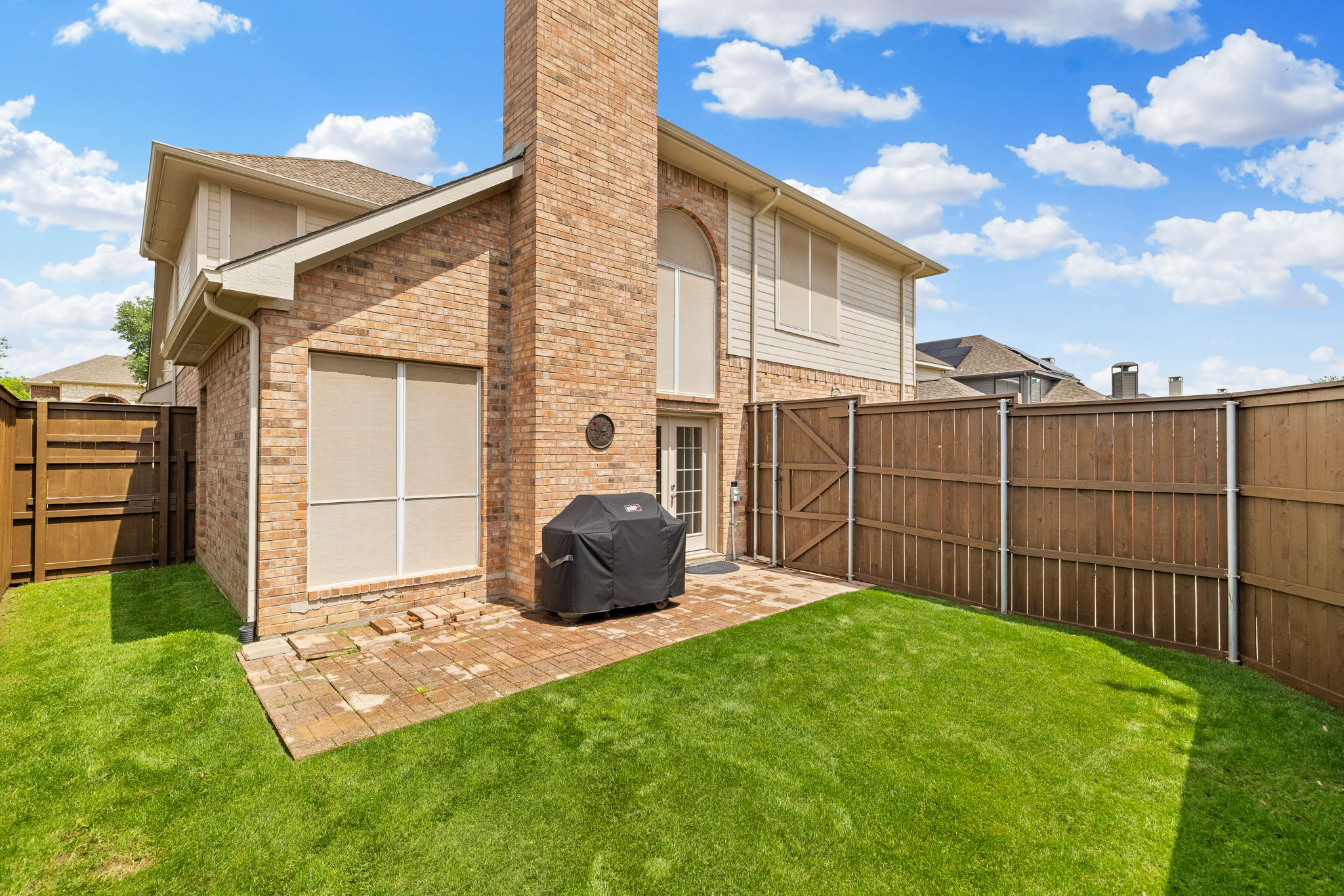  115 Saint James Road, Irving, TX, 75063 - 物件實景