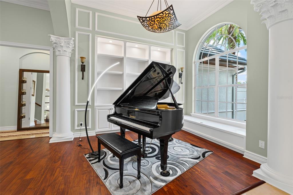 Bradenton, Florida, 34202, United States, 5 Bedrooms Bedrooms, ,5 BathroomsBathrooms,Residential,For Sale,1873833