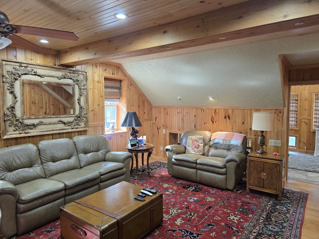 Lansing, North Carolina, 28643, United States, 2 Bedrooms Bedrooms, ,4 BathroomsBathrooms,Residential,For Sale,1914214