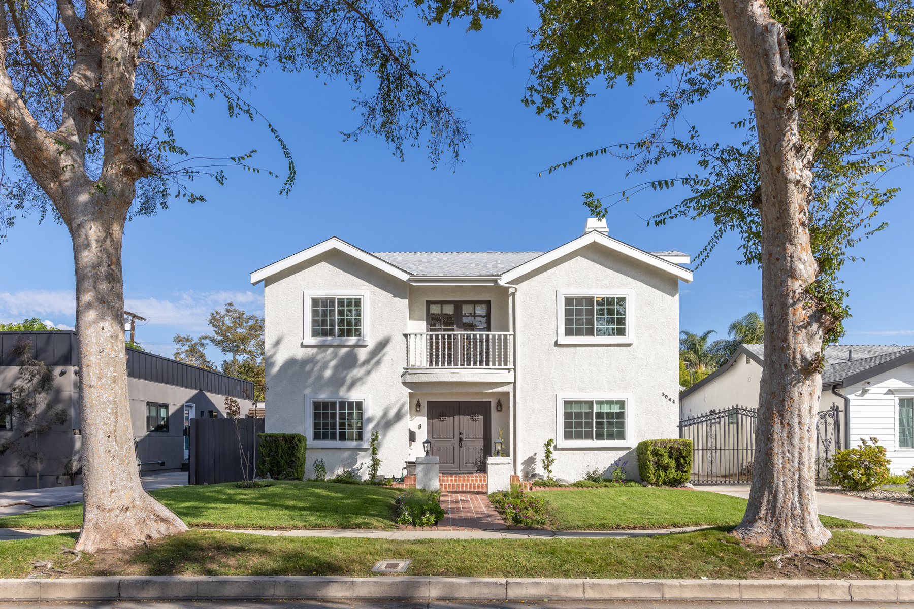  5044 Varna Ave - 物件實景