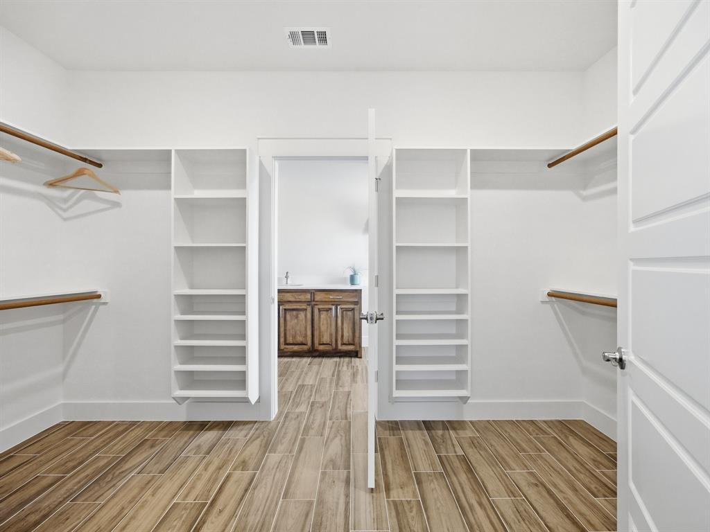 Weatherford, Texas, 76085, United States, 4 Bedrooms Bedrooms, ,3 BathroomsBathrooms,Residential,For Sale,2008170