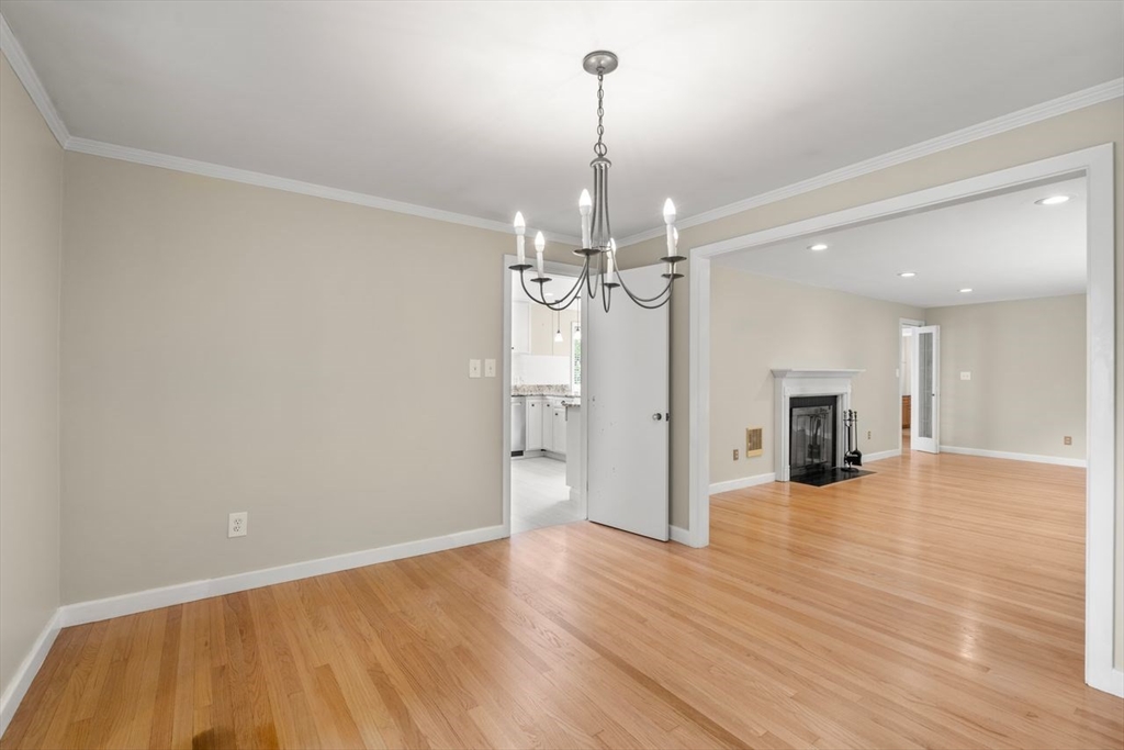 Chelmsford, Massachusetts, 01824, United States, 3 Bedrooms Bedrooms, ,2 BathroomsBathrooms,Residential,For Sale,1927111
