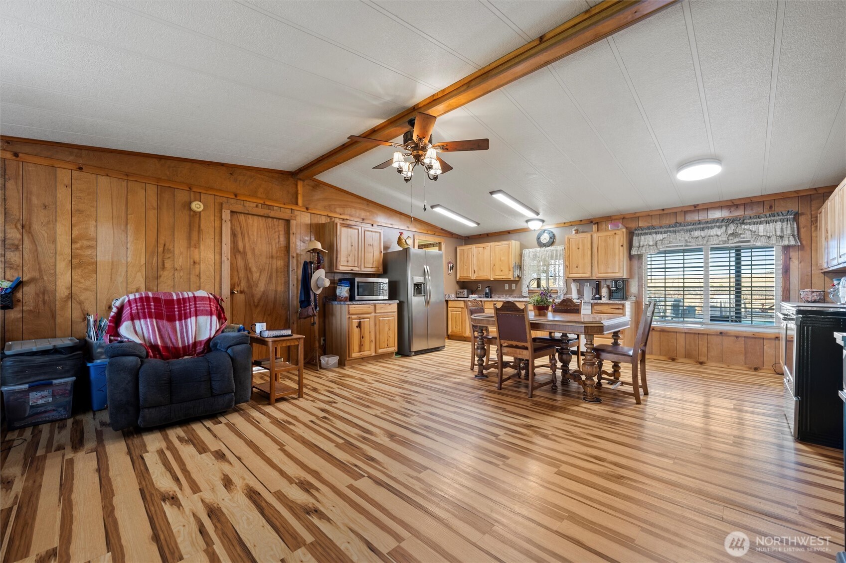 Soap Lake, Washington, 98851, United States, 3 Bedrooms Bedrooms, ,1 BathroomBathrooms,Residential,For Sale,1969387