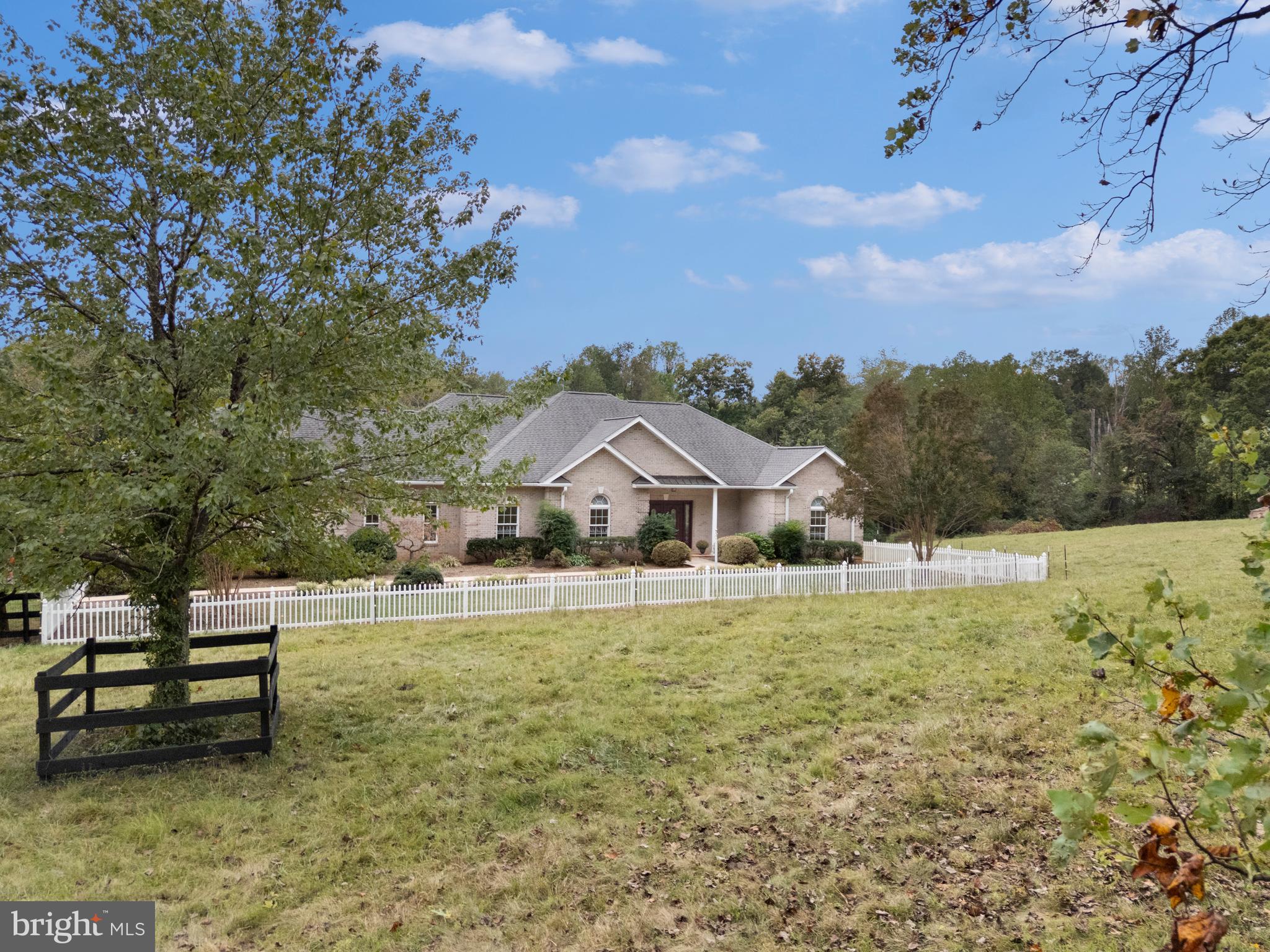 Reva, Virginia, 22735, United States, 4 Bedrooms Bedrooms, ,4 BathroomsBathrooms,Residential,For Sale,1983149