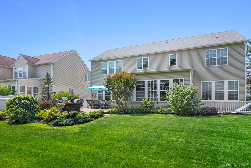 Mount Sinai, New York, 11766, United States, 4 Bedrooms Bedrooms, ,3 BathroomsBathrooms,Residential,For Sale,1934193