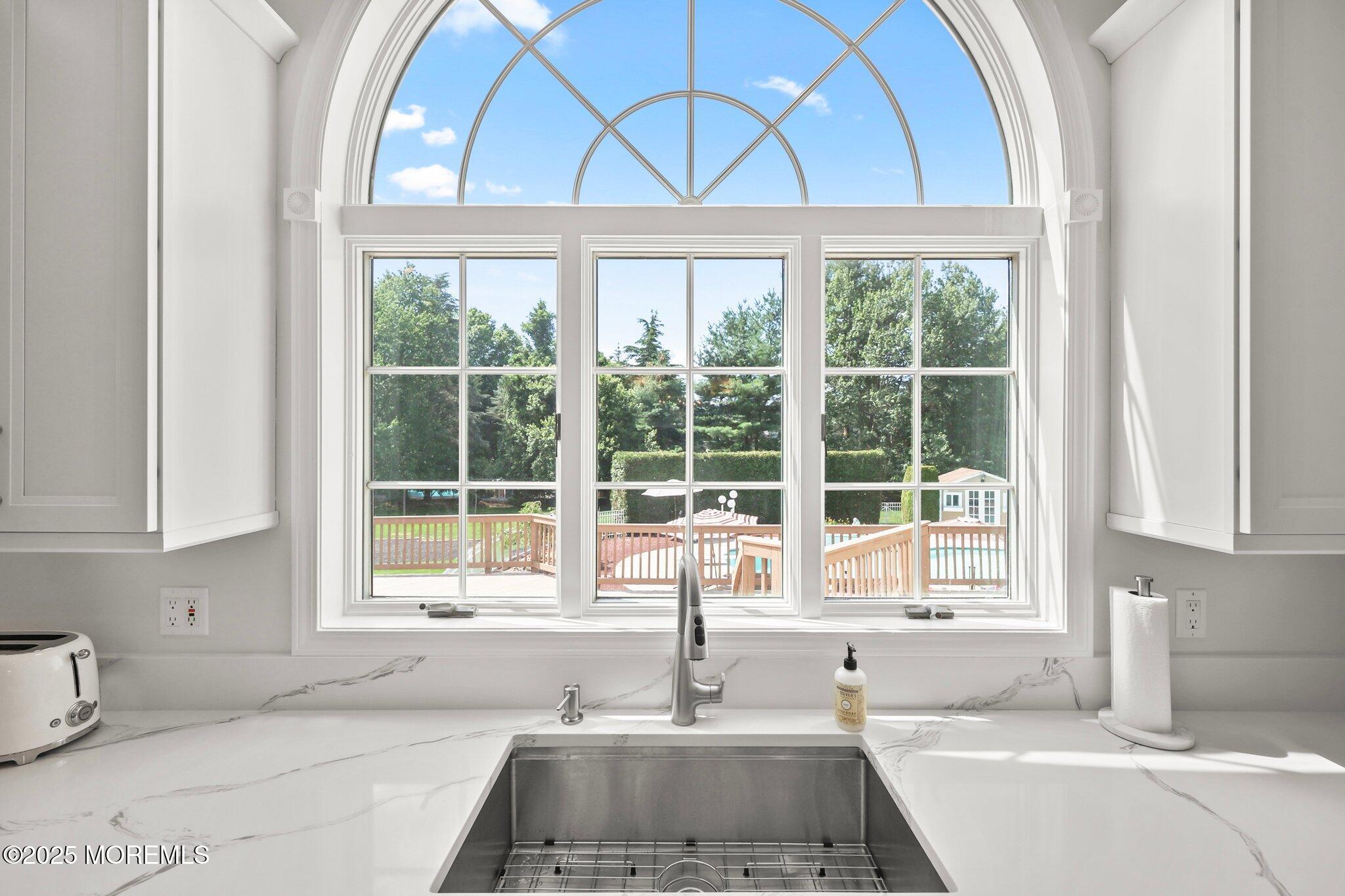 Manalapan, New Jersey, 07726, United States, 5 Bedrooms Bedrooms, ,7 BathroomsBathrooms,Residential,For Sale,1979083