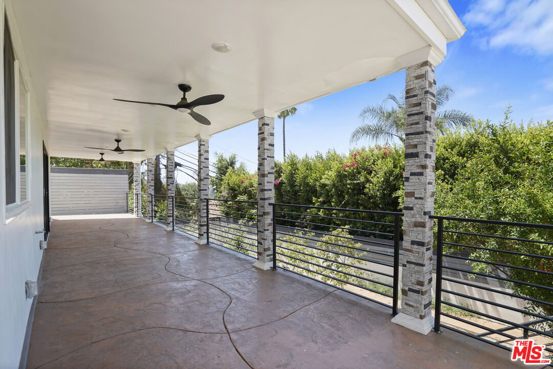 Los Angeles, California, 90068, United States, 3 Bedrooms Bedrooms, ,2 BathroomsBathrooms,Residential,For Sale,1911201