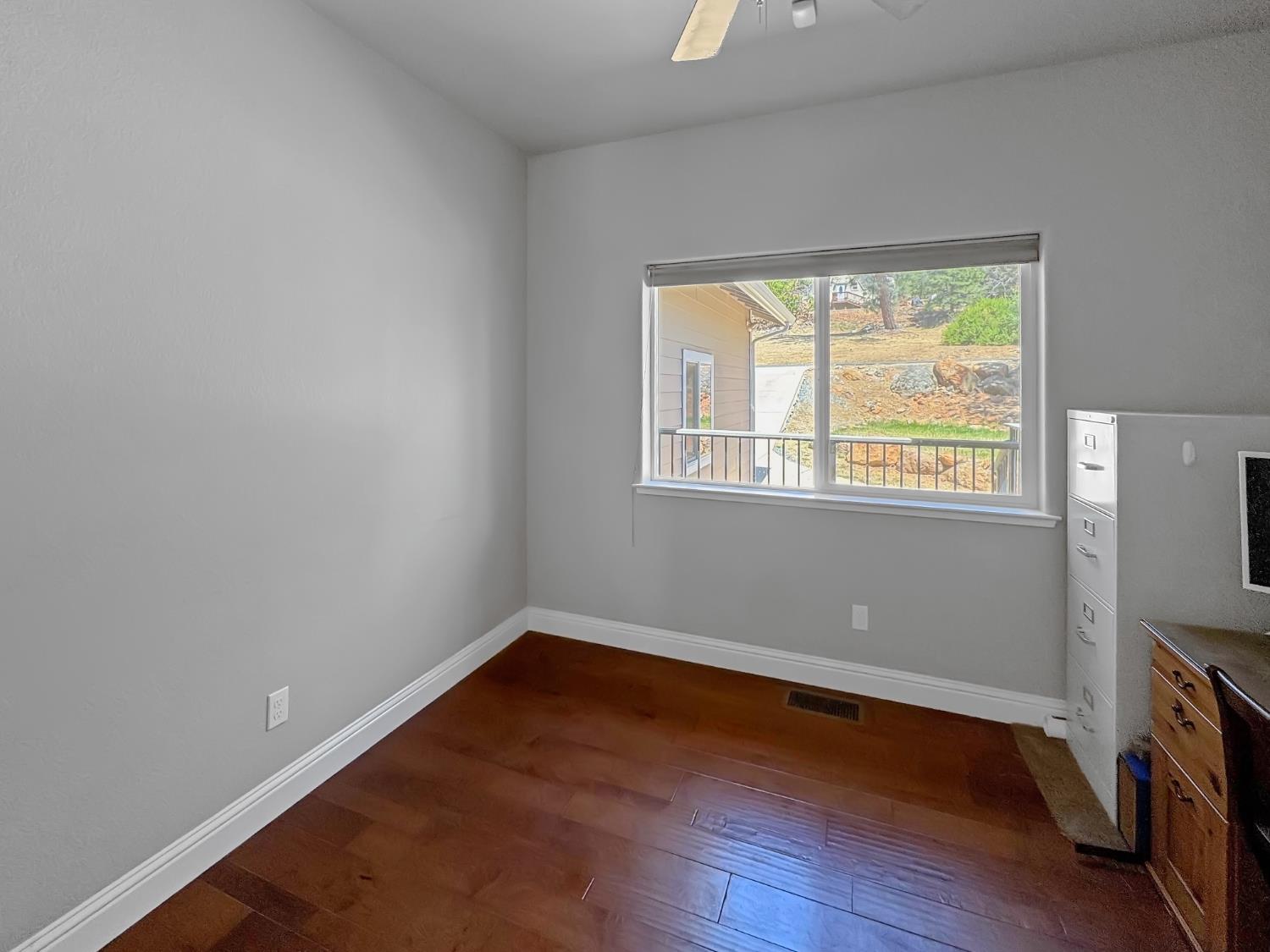 Grass Valley, California, 95949, United States, 4 Bedrooms Bedrooms, ,4 BathroomsBathrooms,Residential,For Sale,1984311