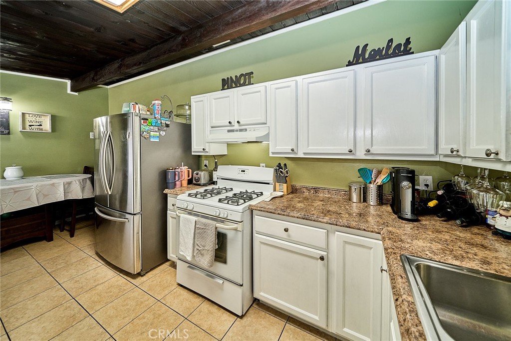 Azusa, California, 91702, United States, 4 Bedrooms Bedrooms, ,2 BathroomsBathrooms,Residential,For Sale,2017247