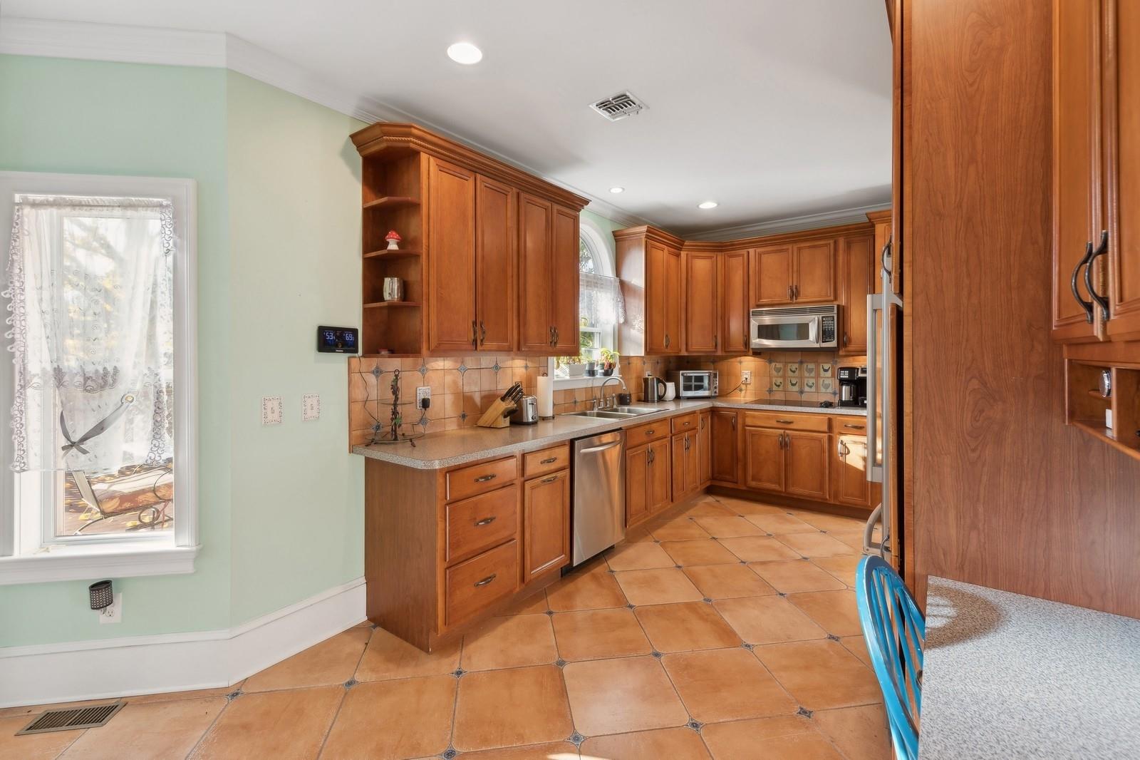 Aquebogue, New York, 11931, United States, 4 Bedrooms Bedrooms, ,3 BathroomsBathrooms,Residential,For Sale,1838532