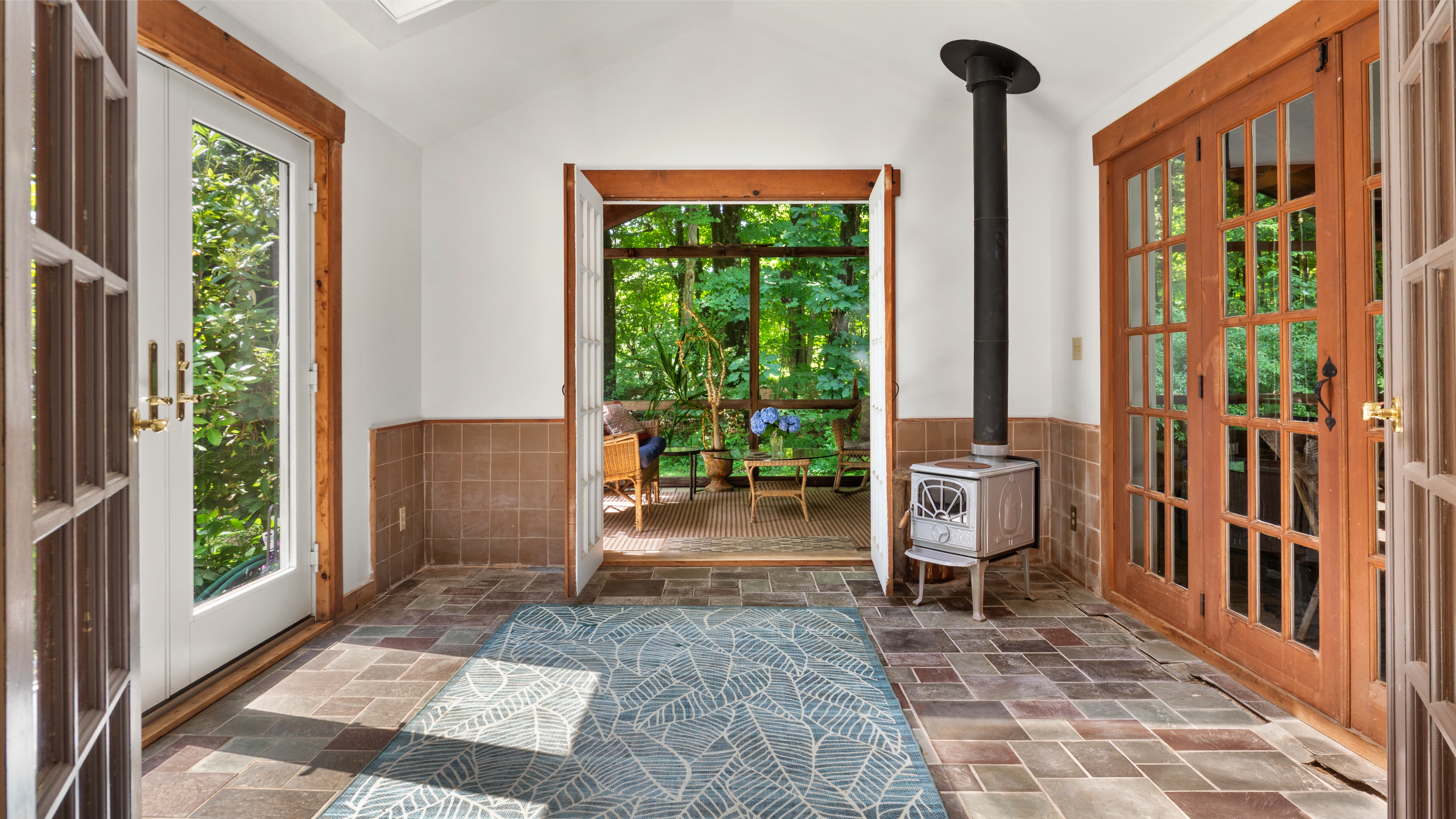  Berkshire Retreat: 4 Private Acres Near Downtown Great Barrington - 物件實景