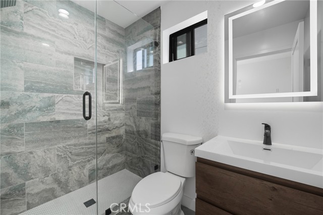 Los Angeles, California, 90043, United States, 6 Bedrooms Bedrooms, ,Residential,For Sale,1980930