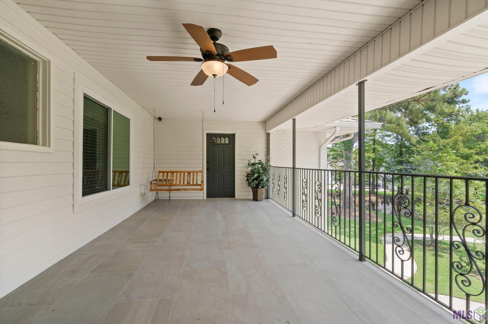 Baton Rouge, Louisiana, 70818, United States, 5 Bedrooms Bedrooms, ,4 BathroomsBathrooms,Residential,For Sale,1899347