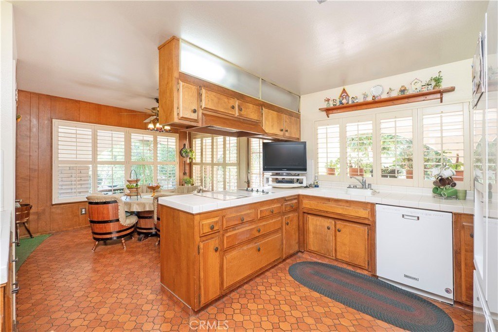 La Verne, California, 91750, United States, 3 Bedrooms Bedrooms, ,2 BathroomsBathrooms,Residential,For Sale,1981823