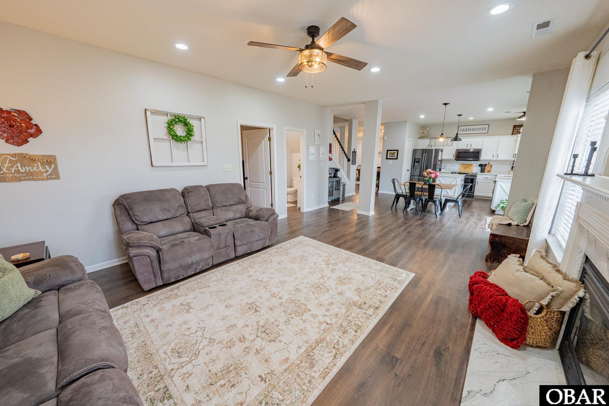 Moyock, North Carolina, 27958, United States, 6 Bedrooms Bedrooms, ,3 BathroomsBathrooms,Residential,For Sale,1997191