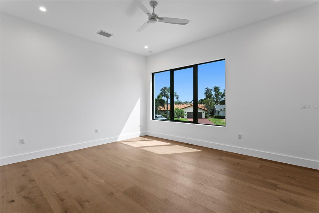 St Petersburg, Florida, 33703, United States, 5 Bedrooms Bedrooms, ,6 BathroomsBathrooms,Residential,For Sale,1856126