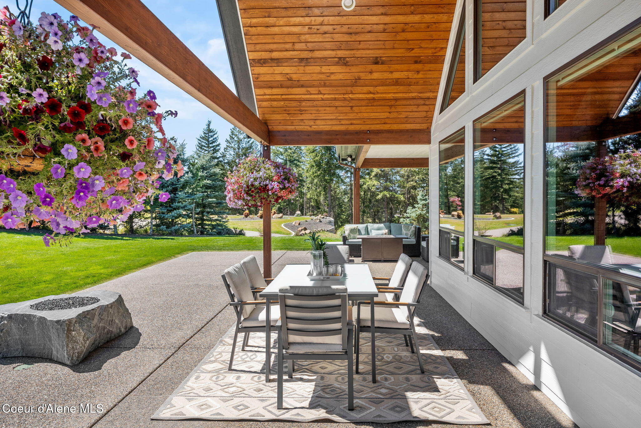 Coeur d'Alene, Idaho, 83814, United States, 3 Bedrooms Bedrooms, ,3 BathroomsBathrooms,Residential,For Sale,2010750