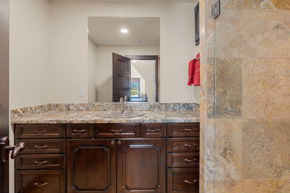 New Harmony, Utah, 84757, United States, 5 Bedrooms Bedrooms, ,6 BathroomsBathrooms,Residential,For Sale,2000791