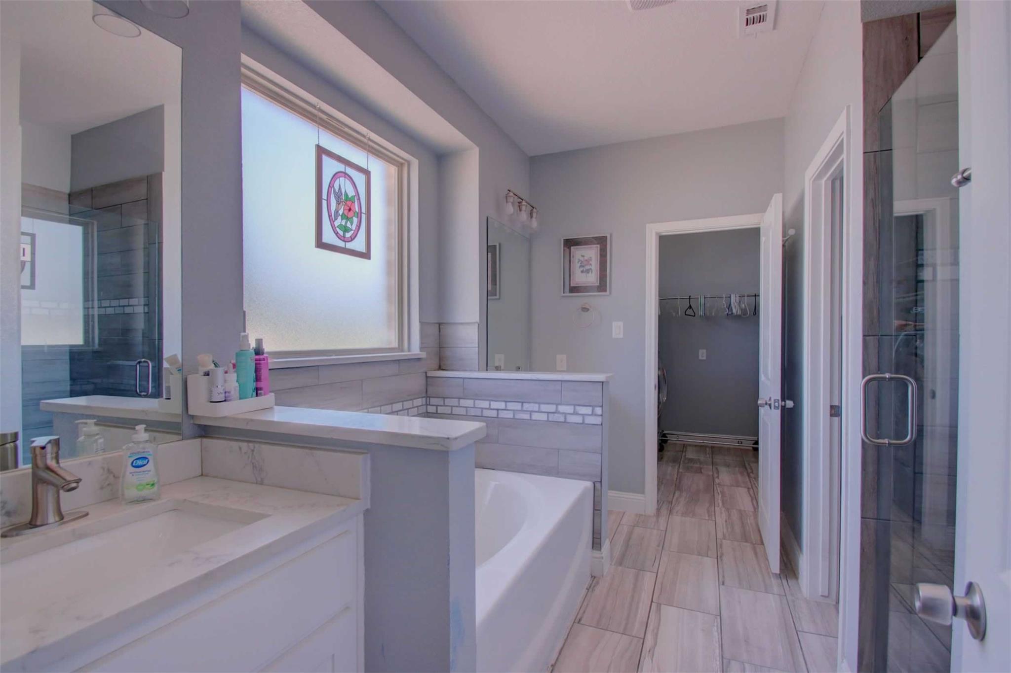 Springtown, Texas, 76082, United States, 4 Bedrooms Bedrooms, ,3 BathroomsBathrooms,Residential,For Sale,1920797