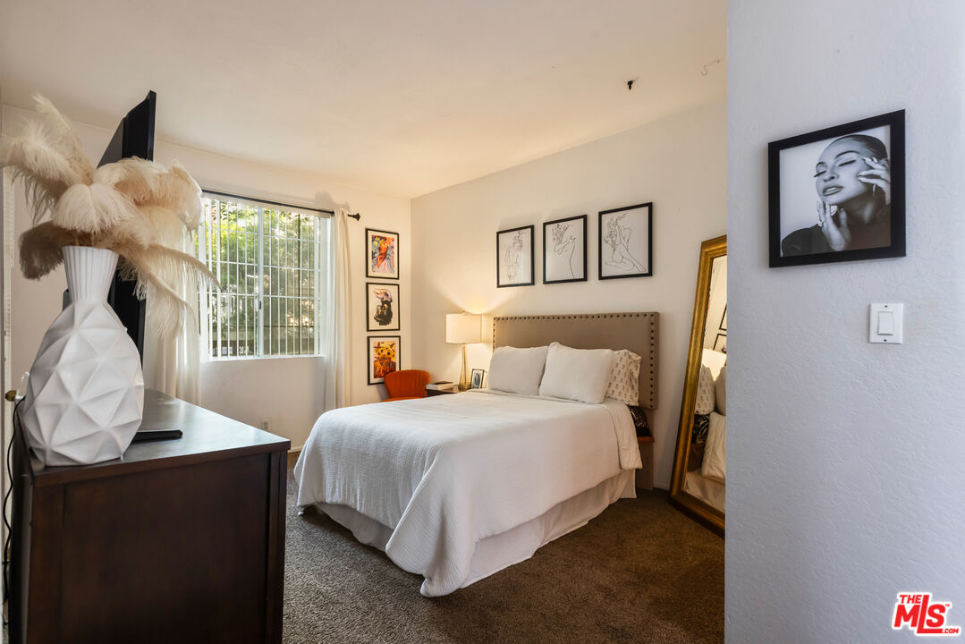 Playa Del Rey, California, 90293, United States, 1 Bedroom Bedrooms, ,1 BathroomBathrooms,Residential,For Sale,1940076
