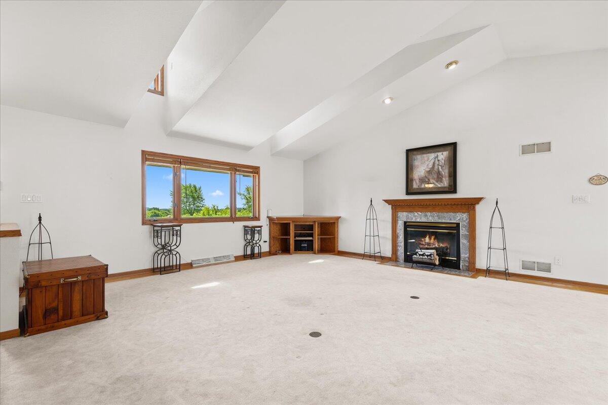 Hubbard, Wisconsin, 53035, United States, 4 Bedrooms Bedrooms, ,4 BathroomsBathrooms,Residential,For Sale,1885428