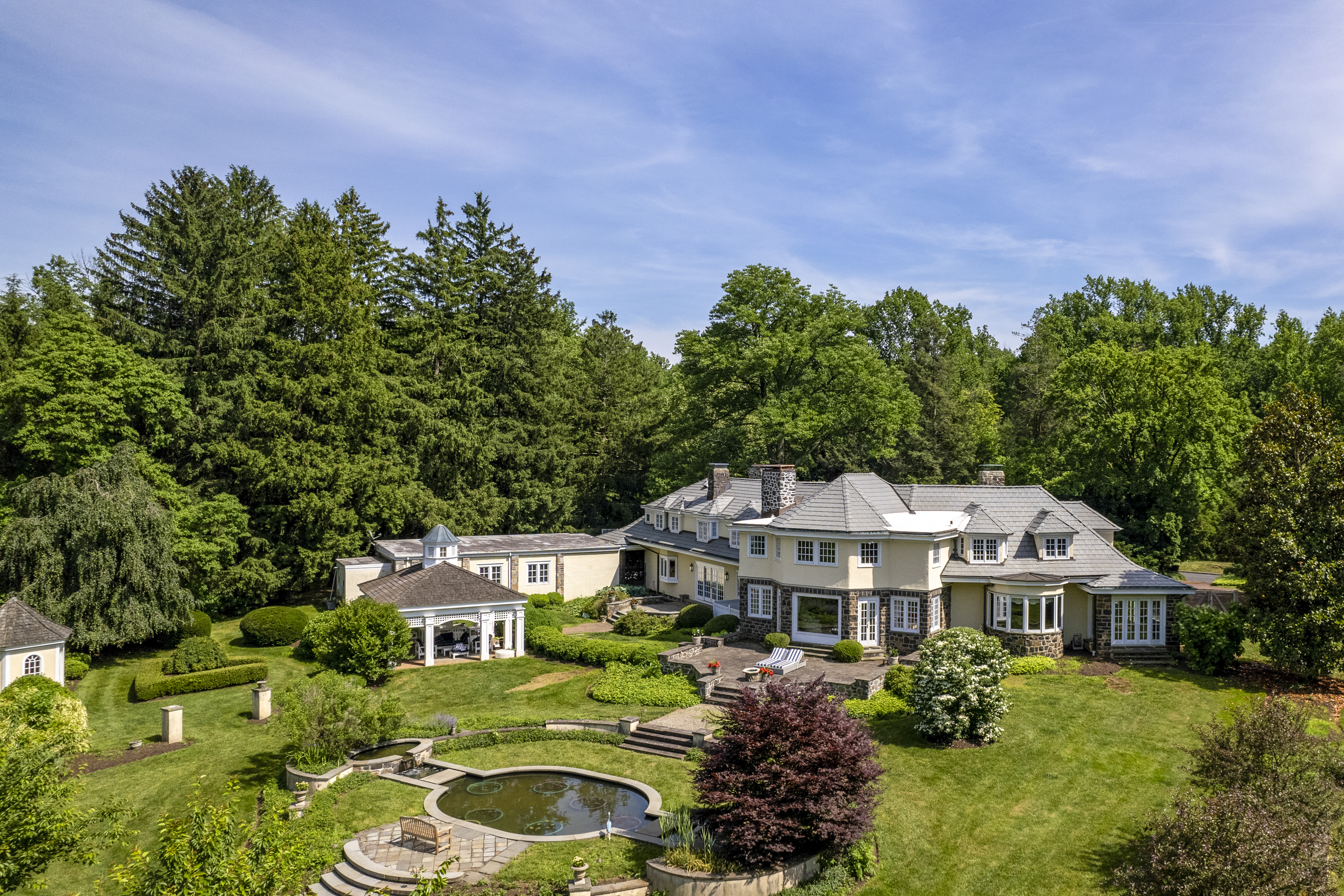  Sprawling Estate with a Rich History and Gorgeous Grounds - 物件實景