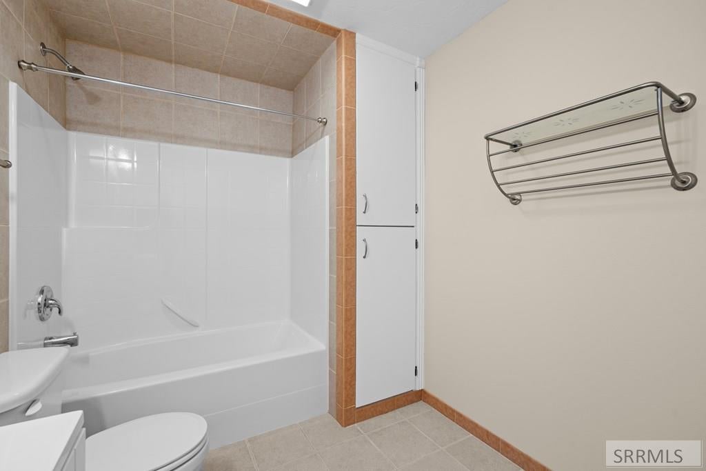 IDAHO FALLS, Idaho, 83402, United States, 5 Bedrooms Bedrooms, ,3 BathroomsBathrooms,Residential,For Sale,1987335