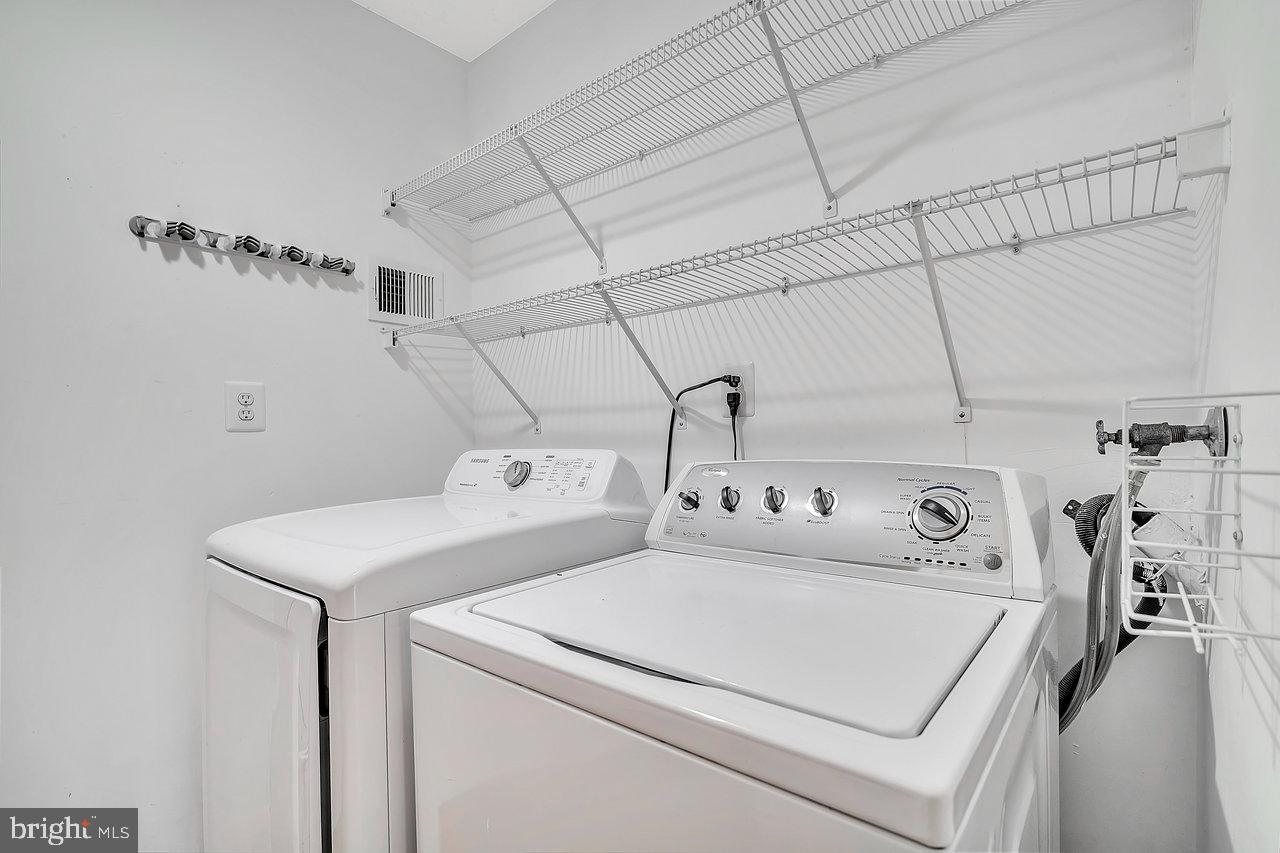 Monmouth Junction, New Jersey, 08852, United States, 2 Bedrooms Bedrooms, ,3 BathroomsBathrooms,Residential,For Sale,1955915