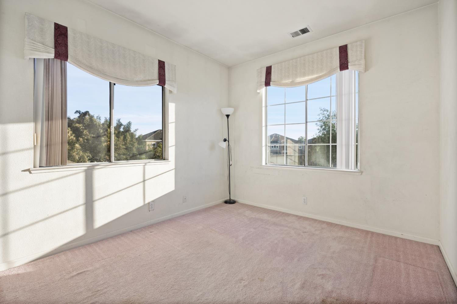 San Jose, California, 95132, United States, 5 Bedrooms Bedrooms, ,3 BathroomsBathrooms,Residential,For Sale,2048676