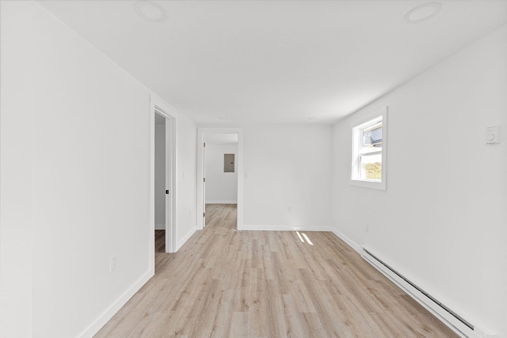 Plymouth, Massachusetts, 02360, United States, 4 Bedrooms Bedrooms, ,4 BathroomsBathrooms,Residential,For Sale,1981887