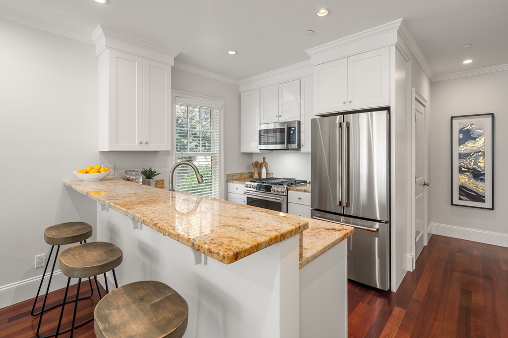 Cambridge, Massachusetts, 02139, United States, 4 Bedrooms Bedrooms, ,3 BathroomsBathrooms,Residential,For Sale,1939479
