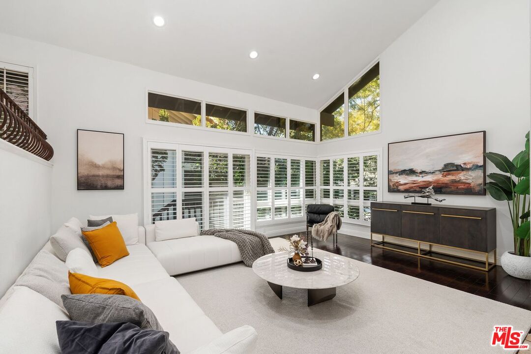 Los Angeles, California, 90077, United States, 3 Bedrooms Bedrooms, ,3 BathroomsBathrooms,Residential,For Sale,1933289