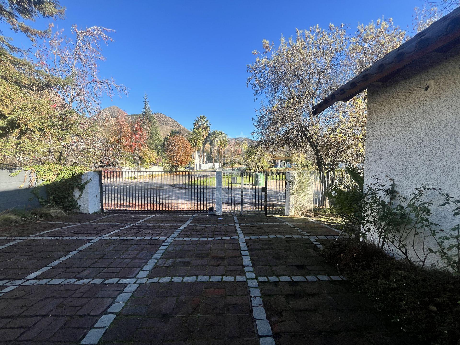 Lo Barnechea, Chile, 6 Bedrooms Bedrooms, ,6 BathroomsBathrooms,Residential,For Sale,1838824
