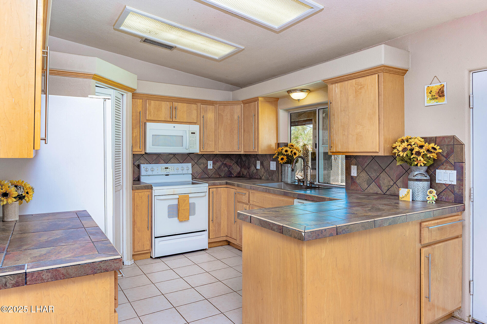 Lake Havasu City, Arizona, 86406, United States, 3 Bedrooms Bedrooms, ,1 BathroomBathrooms,Residential,For Sale,1891865