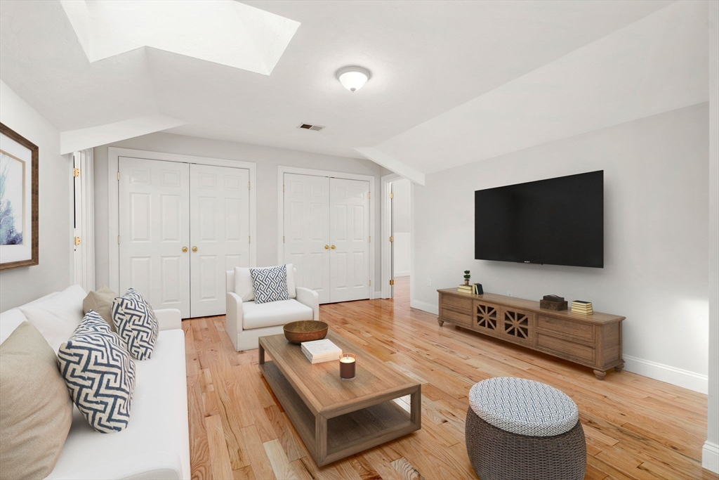 Groton, Massachusetts, 01450, United States, 3 Bedrooms Bedrooms, ,3 BathroomsBathrooms,Residential,For Sale,1988119