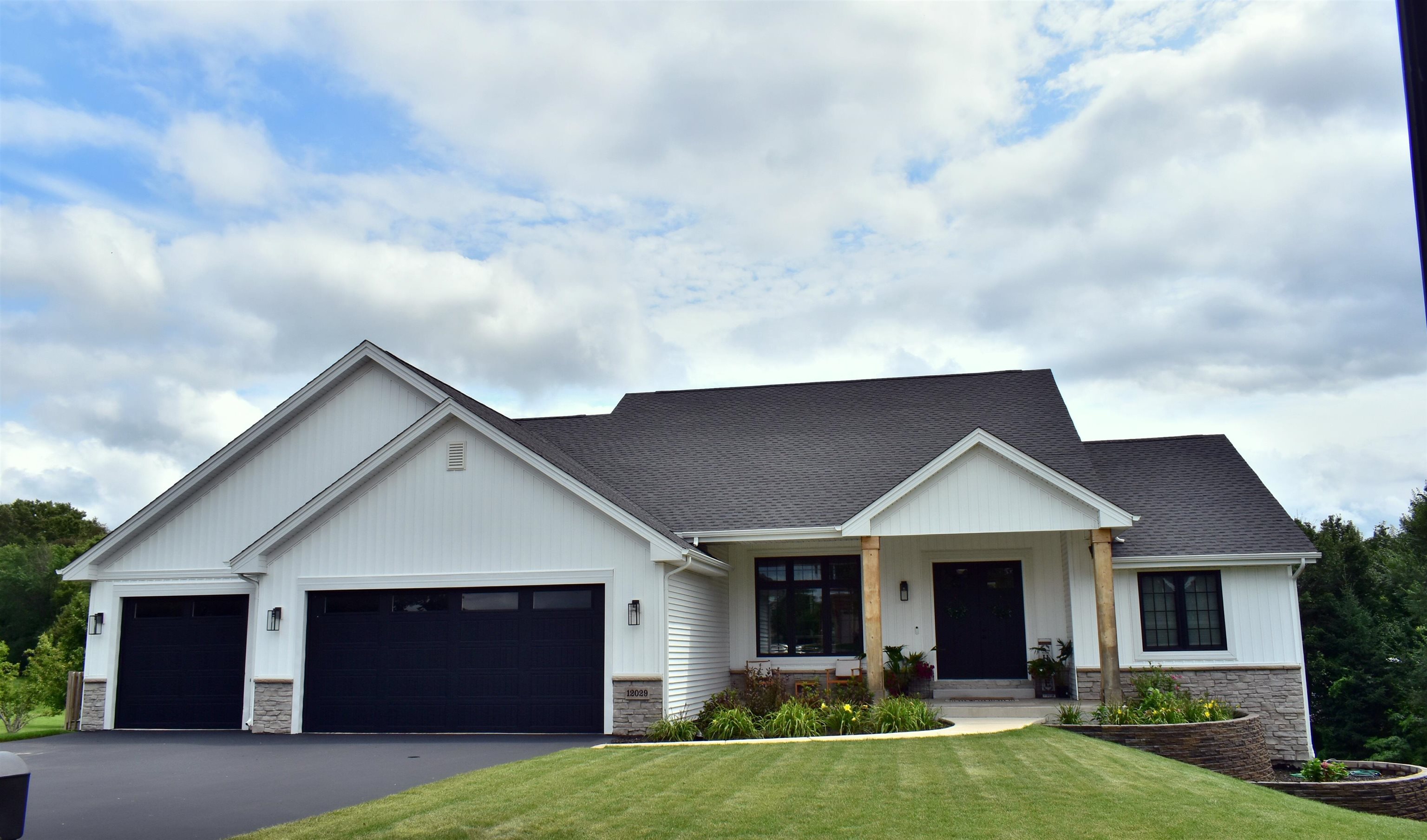 Rockton, Illinois, 61072, United States, 3 Bedrooms Bedrooms, ,3 BathroomsBathrooms,Residential,For Sale,1983692