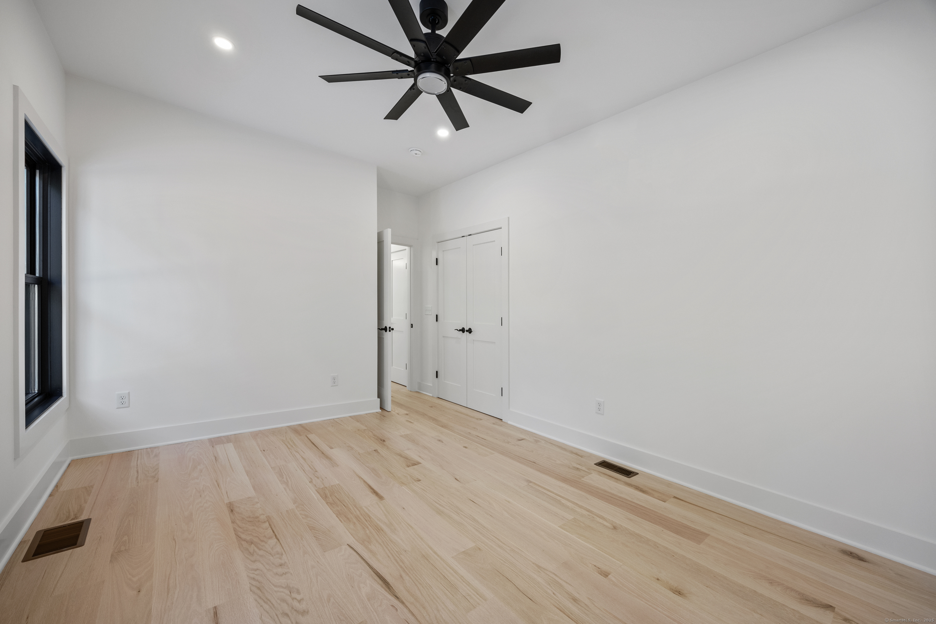 Cheshire, Connecticut, 06410, United States, 3 Bedrooms Bedrooms, ,3 BathroomsBathrooms,Residential,For Sale,1714227