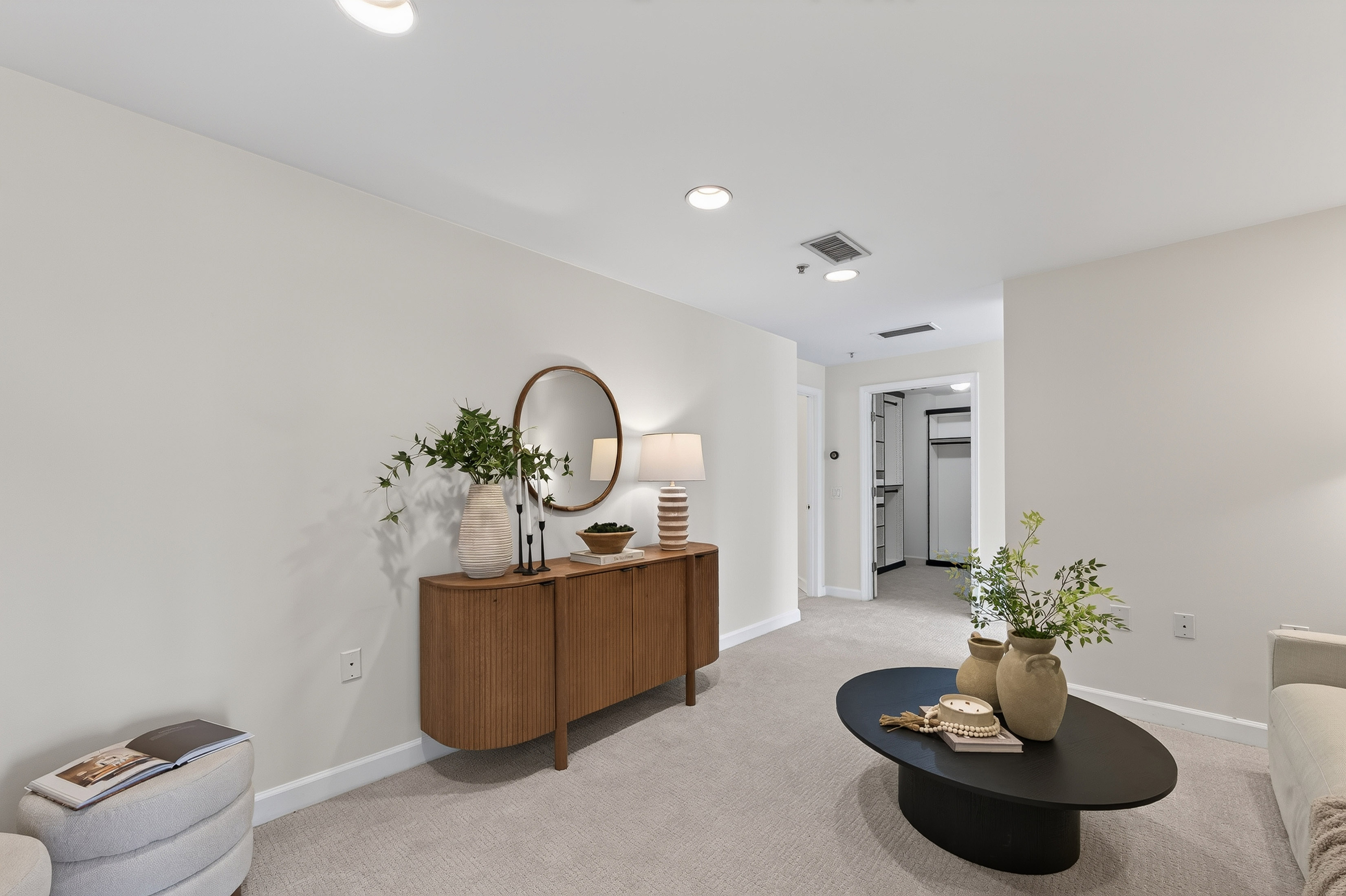 Welcome to Unit 2150 at The Oaks at Buckhead - 物件實景