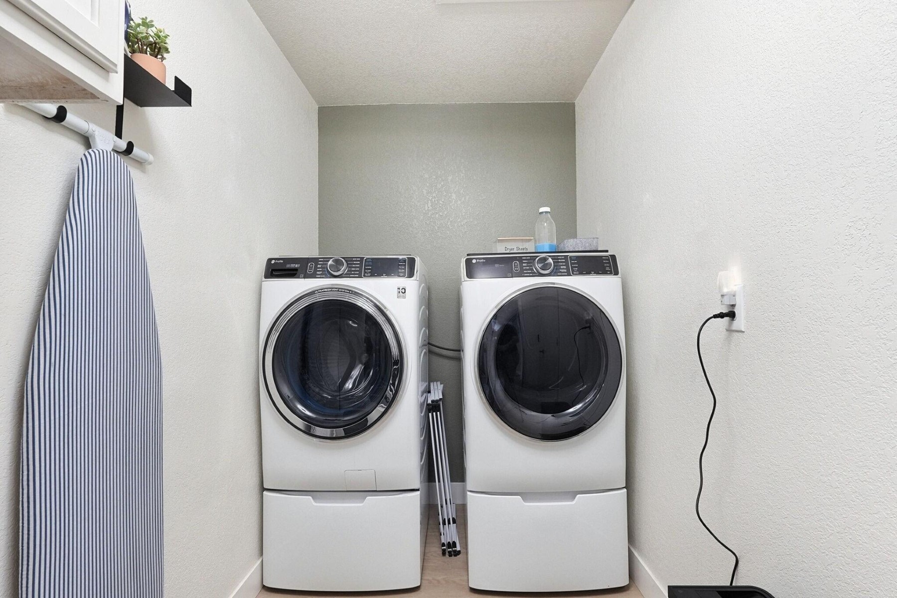  301 E Helena Drive  Phoenix, AZ - 物件實景