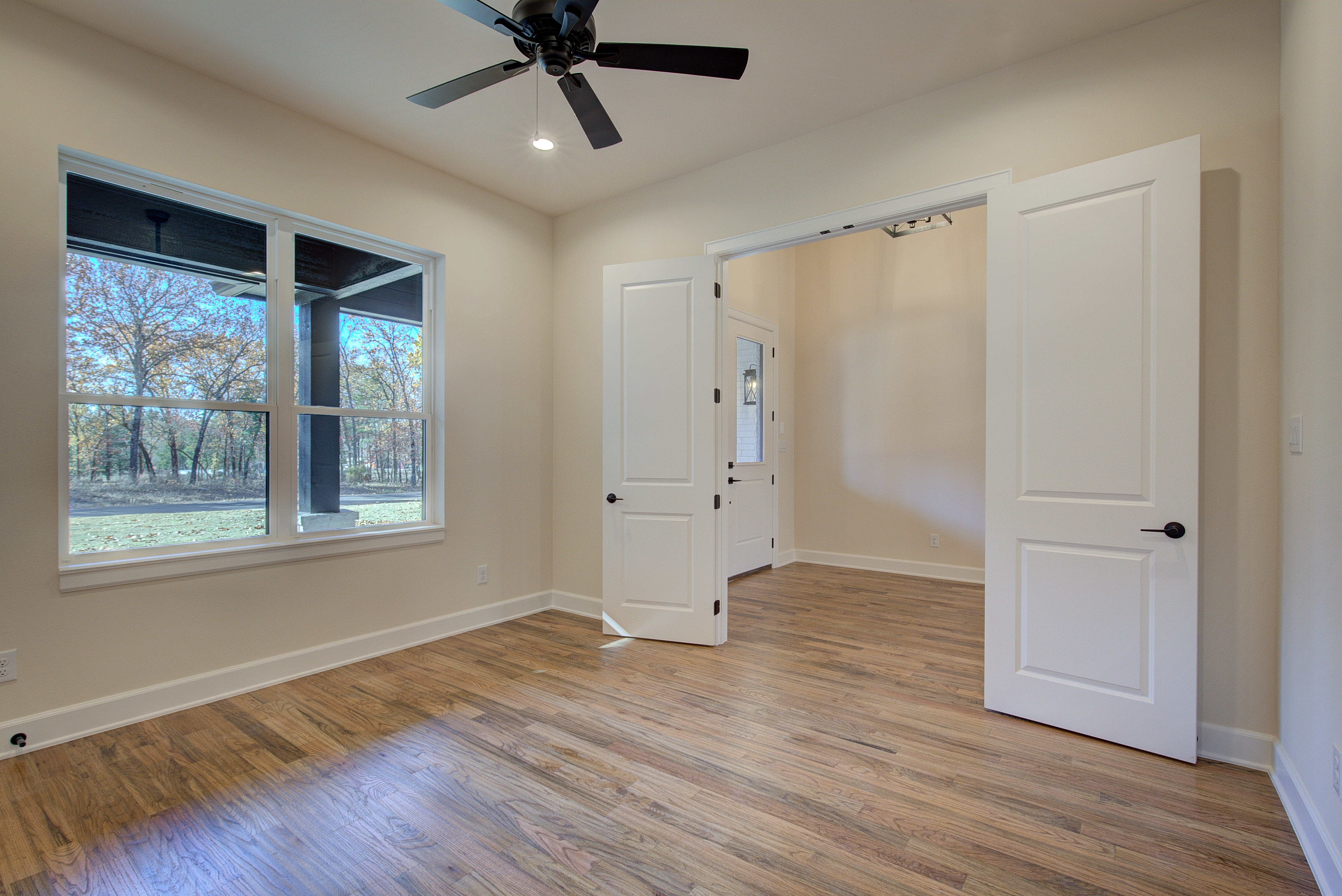 Mineola, Texas, 75773, United States, 4 Bedrooms Bedrooms, ,4 BathroomsBathrooms,Residential,For Sale,1981031